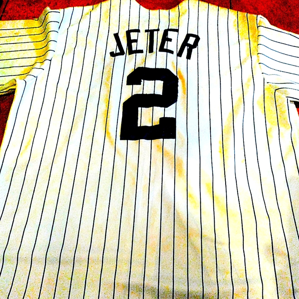 Derek Jeter Yankee jersey Excellent condition......